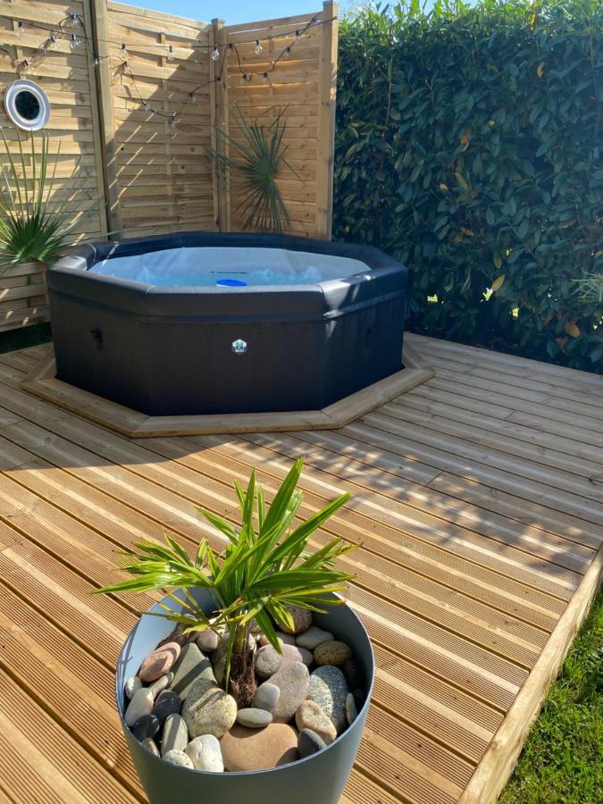 Plassay Tiny Et Jacuzzi Charente Maritimeヴィラ エクステリア 写真